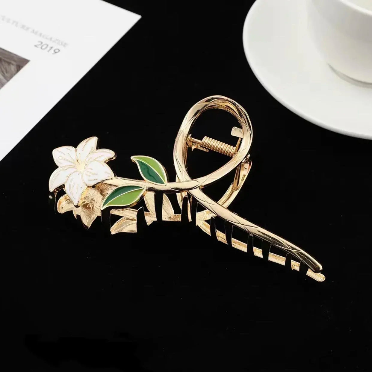 Elegant Gold Flower Metal Hair Claw - Women’s Barrette & Ponytail Clip