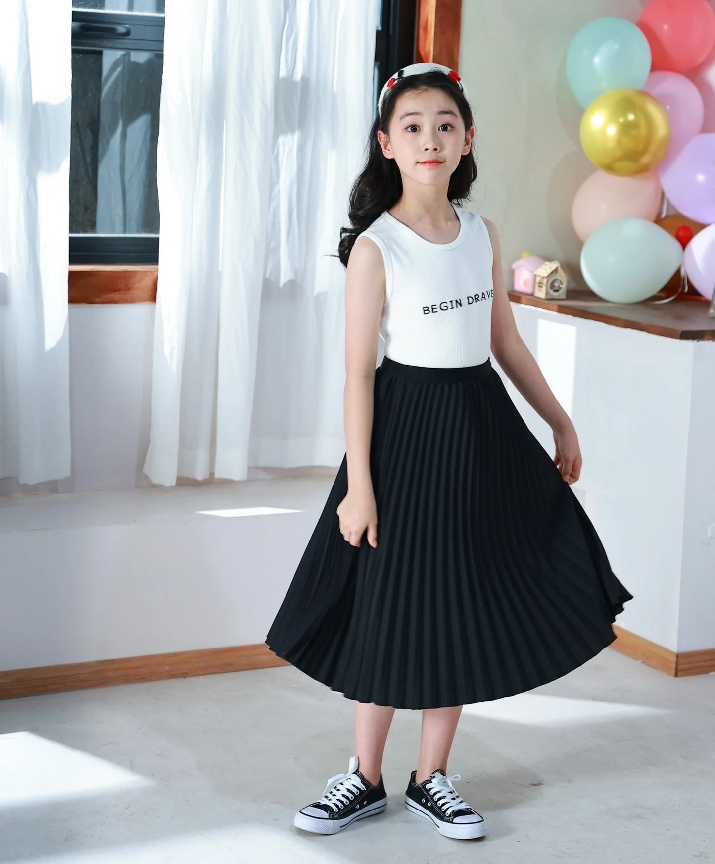 Girls' Elegant White Pleated Long Skirt