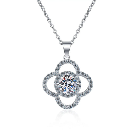 White Gold 18K Four Leaf Clover Female Fashion Collarbone Pendant Necklace 1 Carat Moissanite Diamond Necklace Fine Jewelry