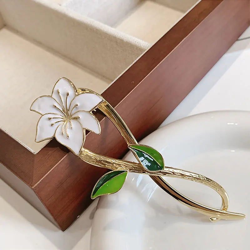 Elegant Gold Flower Metal Hair Claw - Women’s Barrette & Ponytail Clip