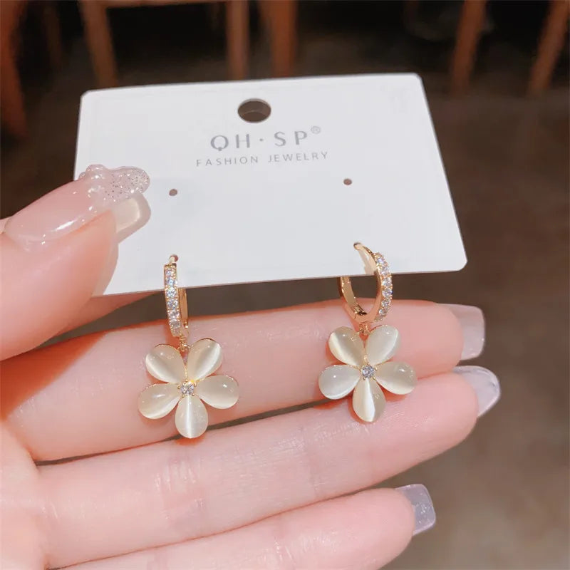 New Luxury White Zircon Flower Drop Earrings – Exquisite Women’s Jewelry Gift