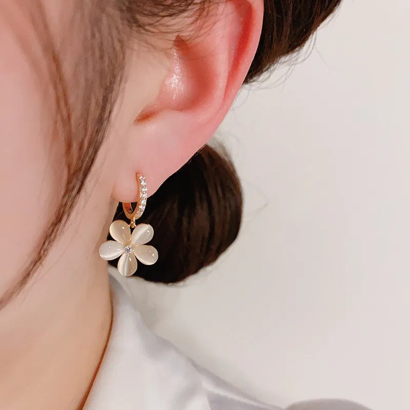 New Luxury White Zircon Flower Drop Earrings – Exquisite Women’s Jewelry Gift