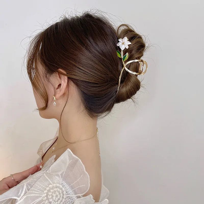 Elegant Gold Flower Metal Hair Claw - Women’s Barrette & Ponytail Clip